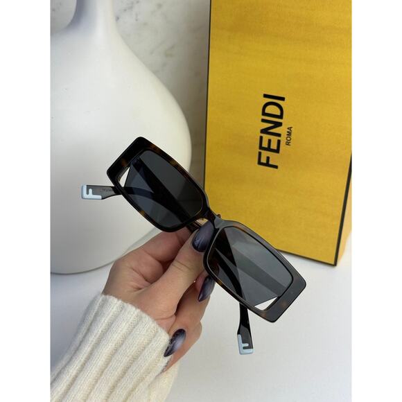 NEW Fendi FE40164I Way Brown Rectangular Slim Sunglasses main image 7